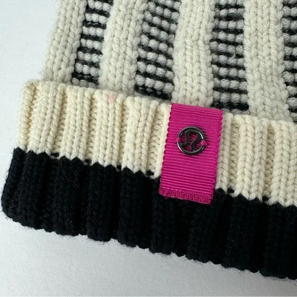 Lululemon Keepin’ It Cozy Torque Wool Hat/Beanie Ivory and Black - Picture 3 of 11